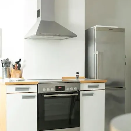 Large & Bright 3br W Whirlpool Near Metro Lejlighed København