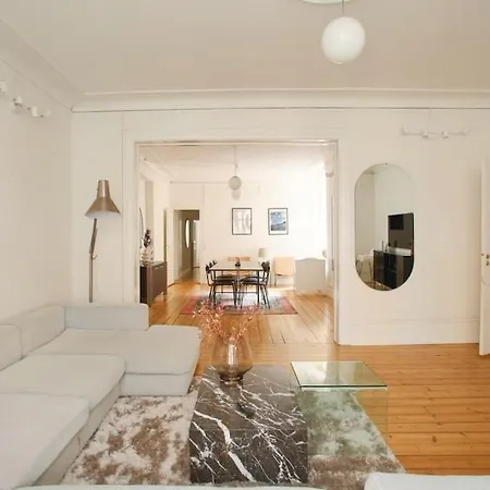 Lejlighed Large & Bright 3br W Whirlpool Near Metro *