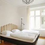 Large & Bright 3br W Whirlpool Near Metro Copenhaga