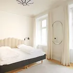 Apartment Large & Bright 3br W Whirlpool Near Metro Copenhagen