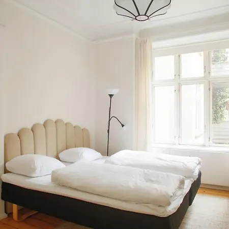 Large & Bright 3br W Whirlpool Near Metro Copenhagen