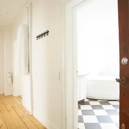 Large & Bright 3br W Whirlpool Near Metro Appartamento
