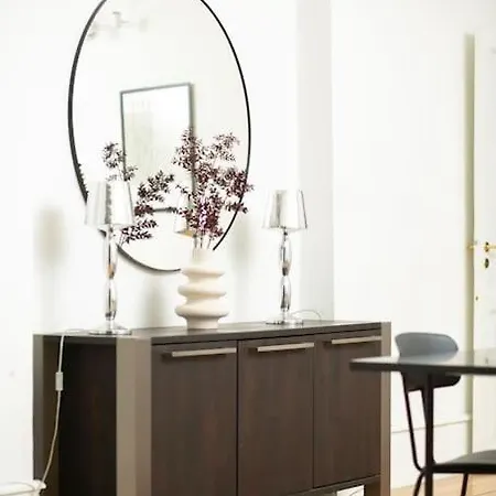 Large & Bright 3br W Whirlpool Near Metro Kopenhagen