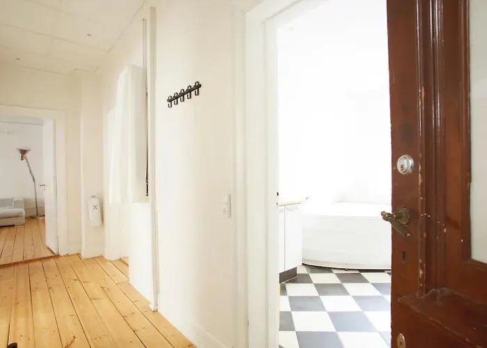 Large & Bright 3br W Whirlpool Near Metro Appartamento
