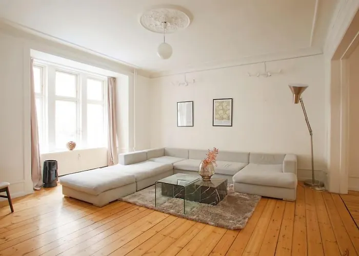 Large & Bright 3br W Whirlpool Near Metro * Copenaghen