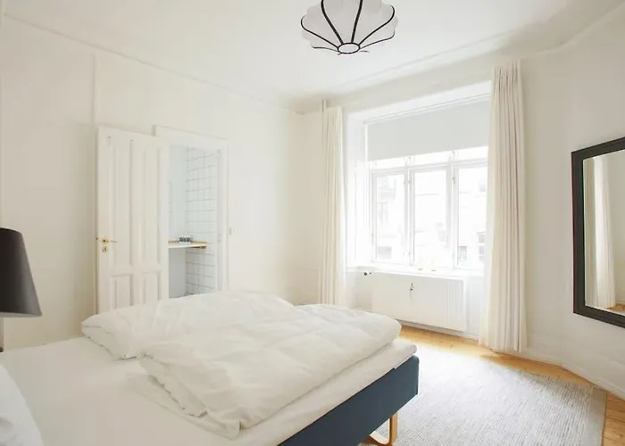Large & Bright 3br W Whirlpool Near Metro Appartamento