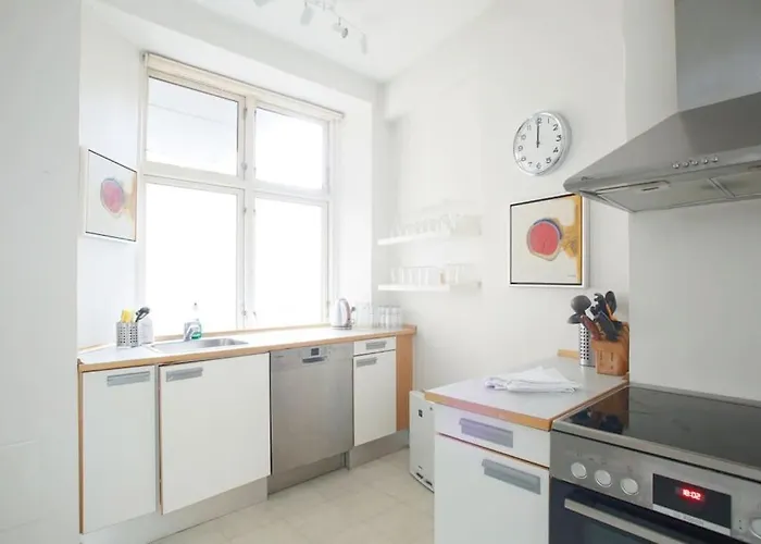 Appartamento Large & Bright 3br W Whirlpool Near Metro