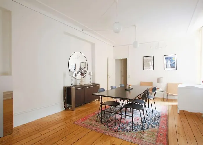 Appartamento Large & Bright 3br W Whirlpool Near Metro