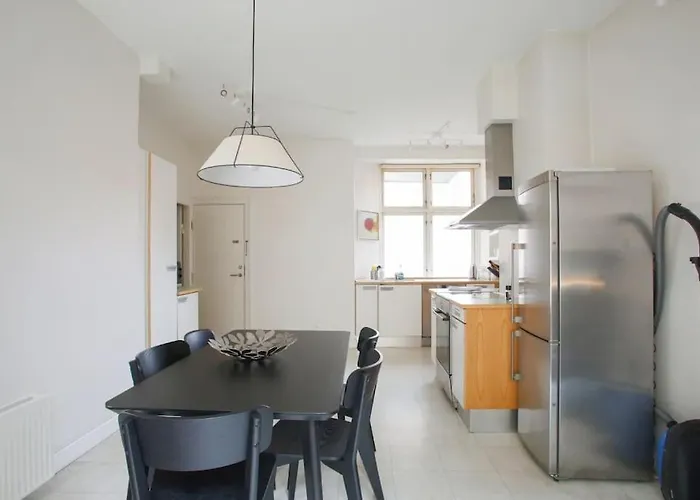Appartamento Large & Bright 3br W Whirlpool Near Metro Copenaghen