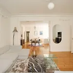 Apartman Large & Bright 3br W Whirlpool Near Metro *