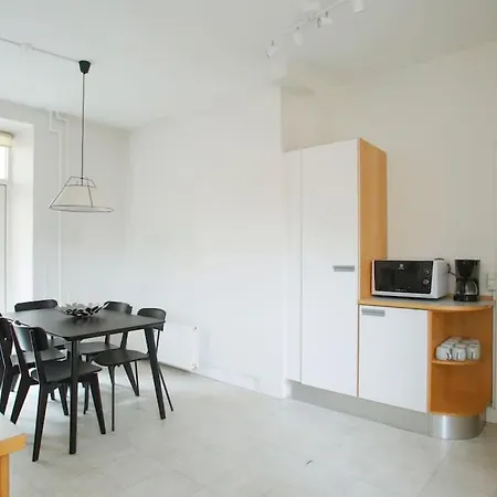Large & Bright 3br W Whirlpool Near Metro